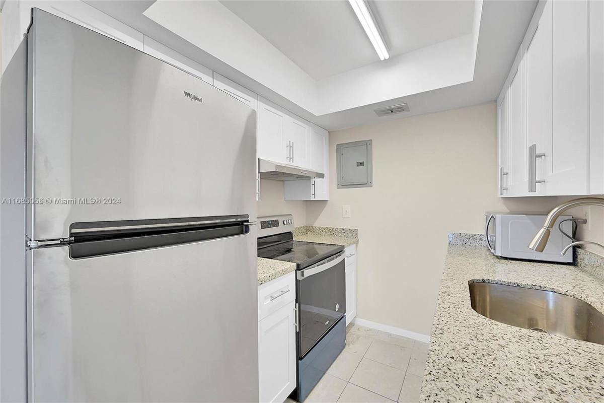 Apartment for rent at 3217 NE 11th St #B, Pompano Beach, FL 33062