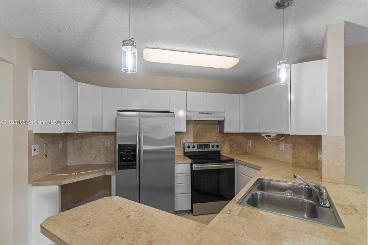 Apartment for rent at 4015 W McNab Rd, Pompano Beach, FL 33069