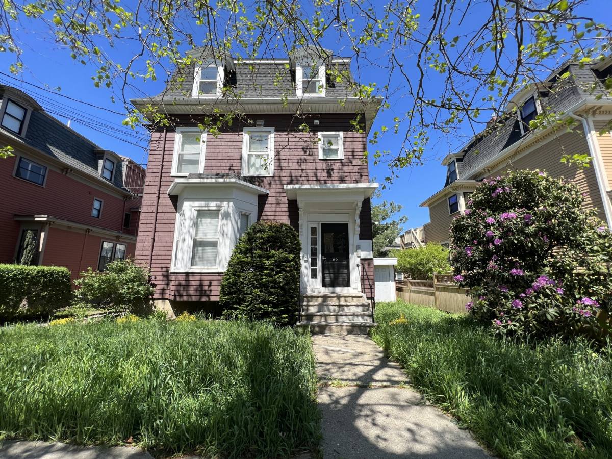 65 Walden St #1R, Cambridge, MA 02140
