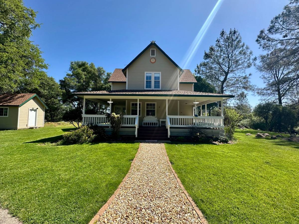 House for rent at 15141 Willow Wood Lane, Grass Valley, CA 95949