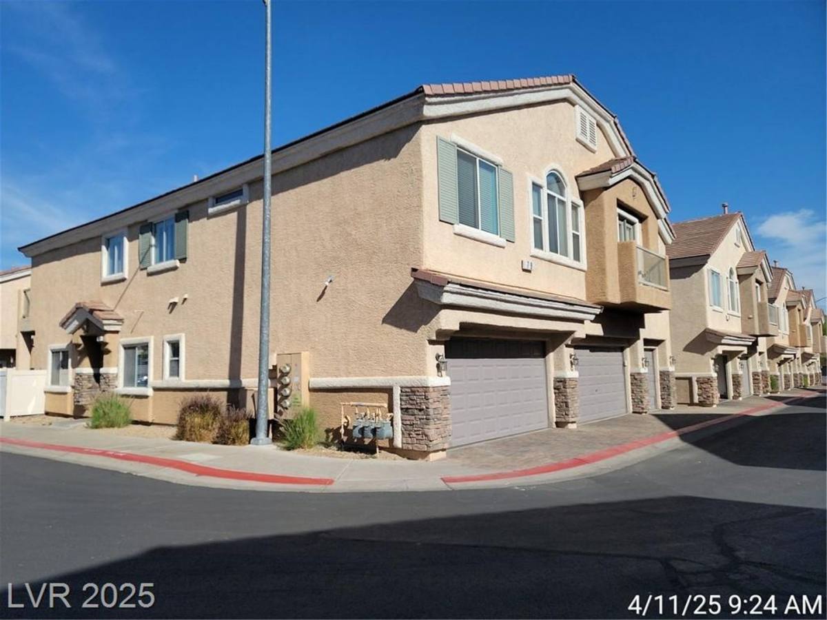 79 Stock Option St, Henderson, NV 89074