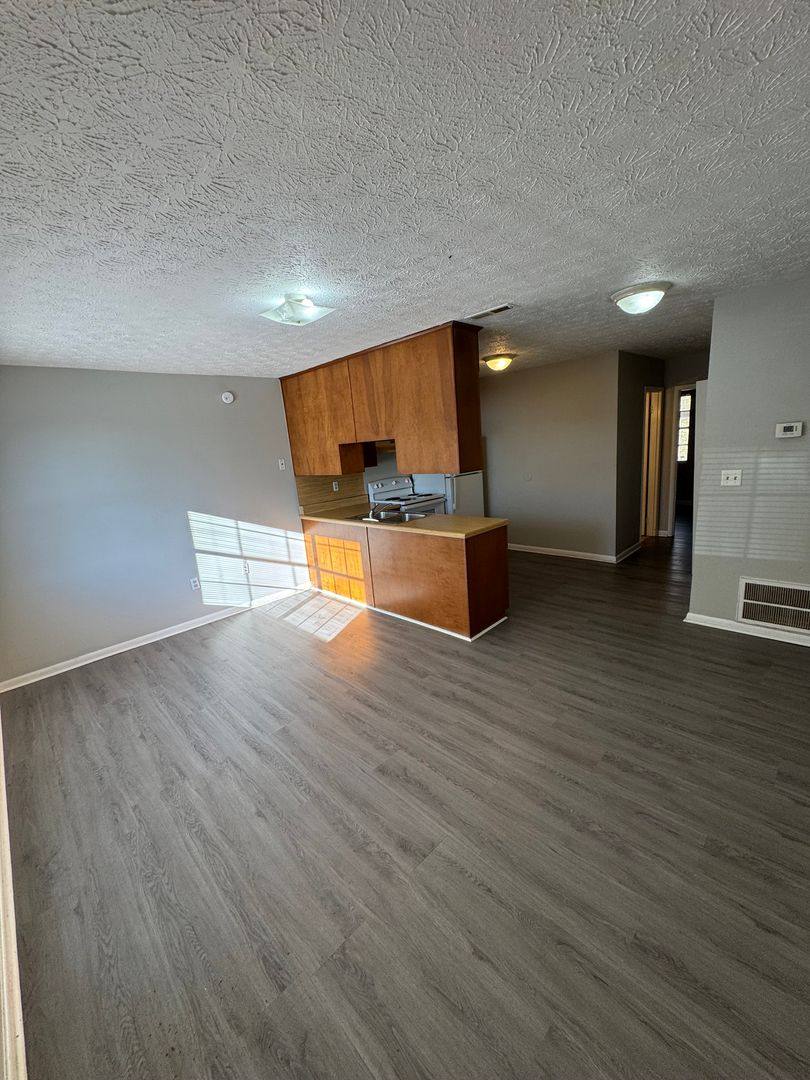 Apartment for rent at 1711 Electronics Dr, Anniston, AL 36207