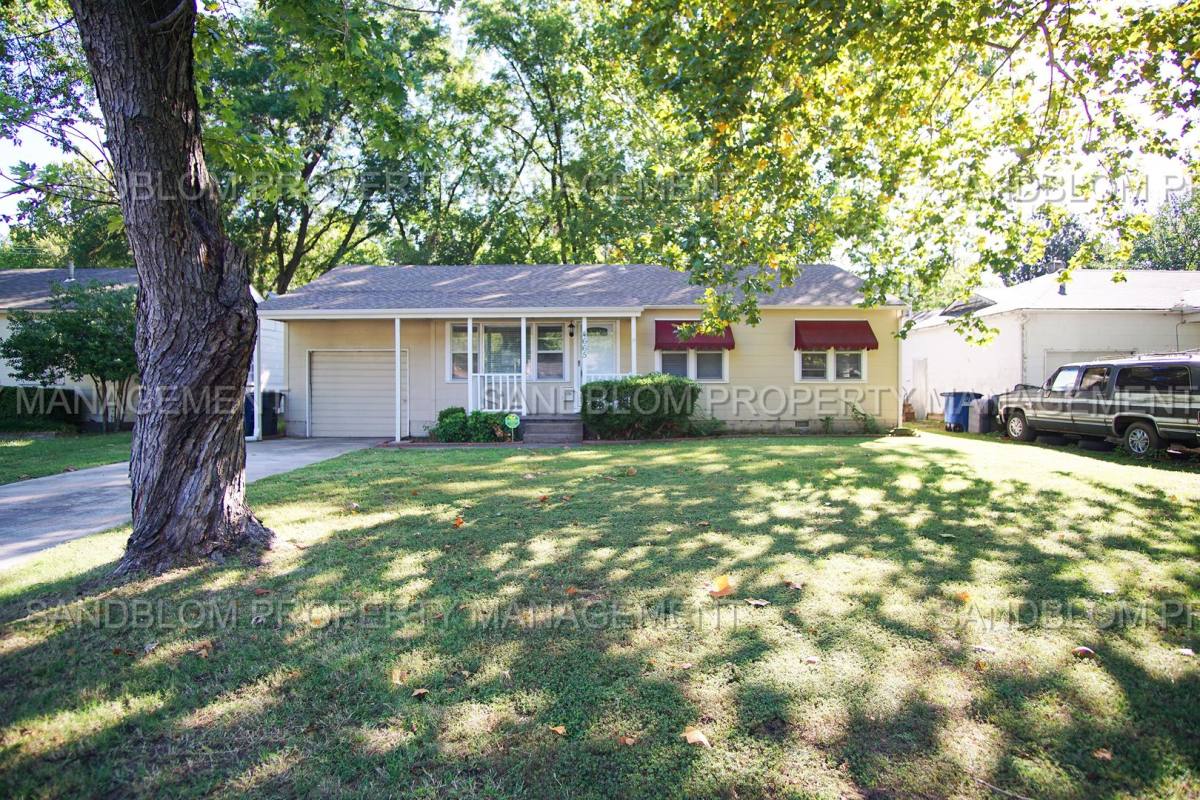 4665 S Troost Ave, Tulsa, OK 74105