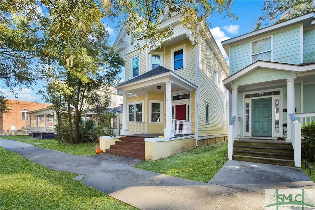 Apartment for rent at 913 E Henry St, Savannah, GA 31401