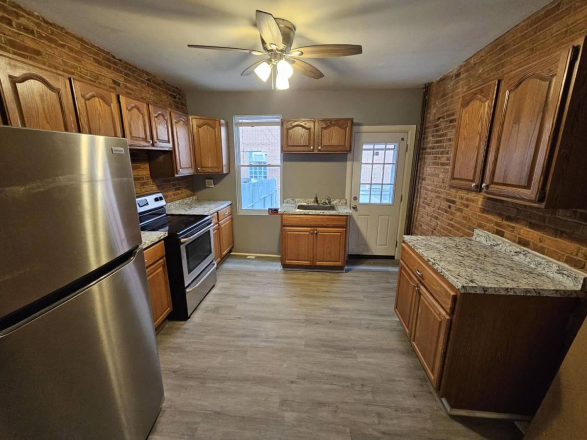 Townhouse for rent at 1111 W Hamburg St, Baltimore, MD 21230