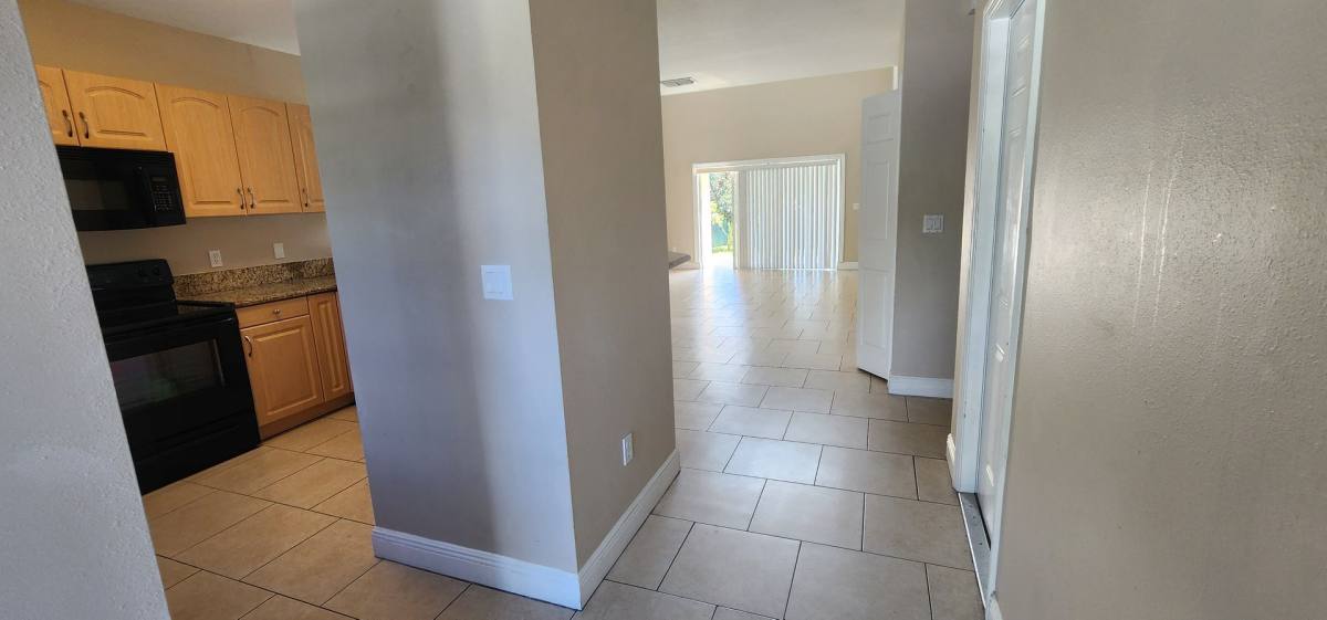 Townhouse for rent at 2390 Vero S Circle SW, Vero Beach, FL 32962