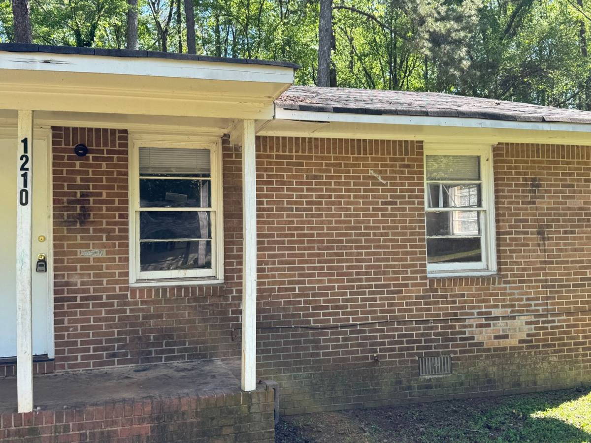 Townhouse for rent at 1210 Dewey St, Griffin, GA 30223