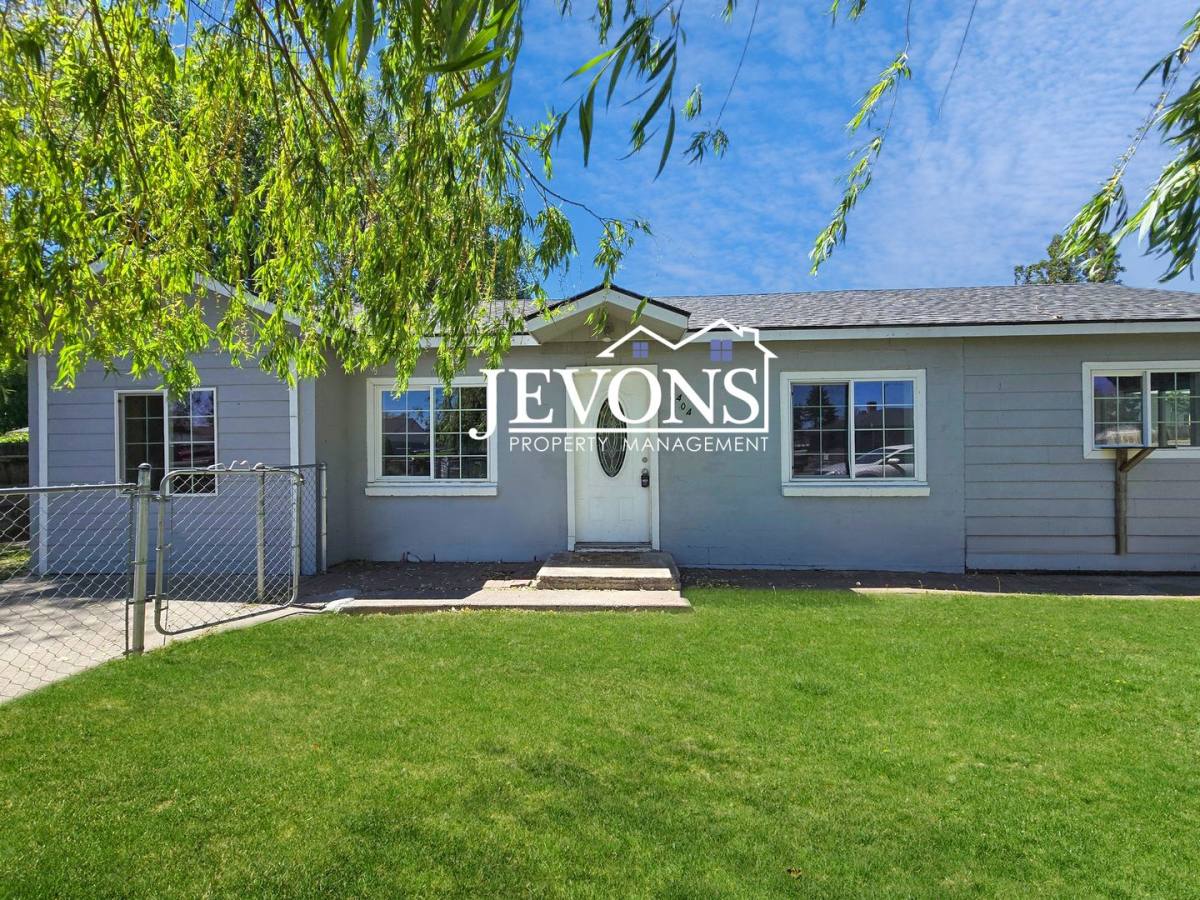 House for rent at 1404 S 8th Ave, Yakima, WA 98902