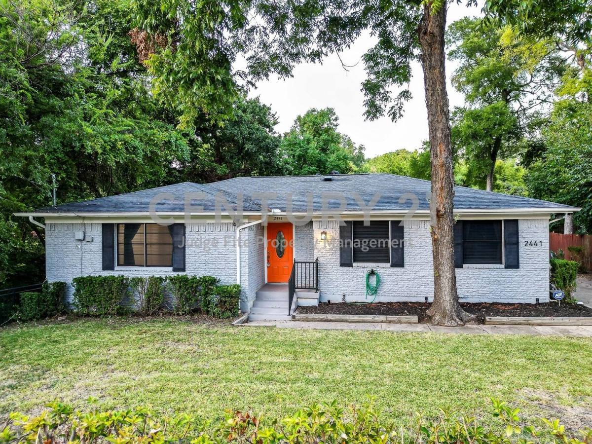 House for rent at 2441 Highland Rd, Dallas, TX 75228