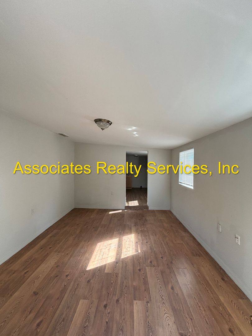 Apartment for rent at 1727 NE 17th Place, Gainesville, FL 32609