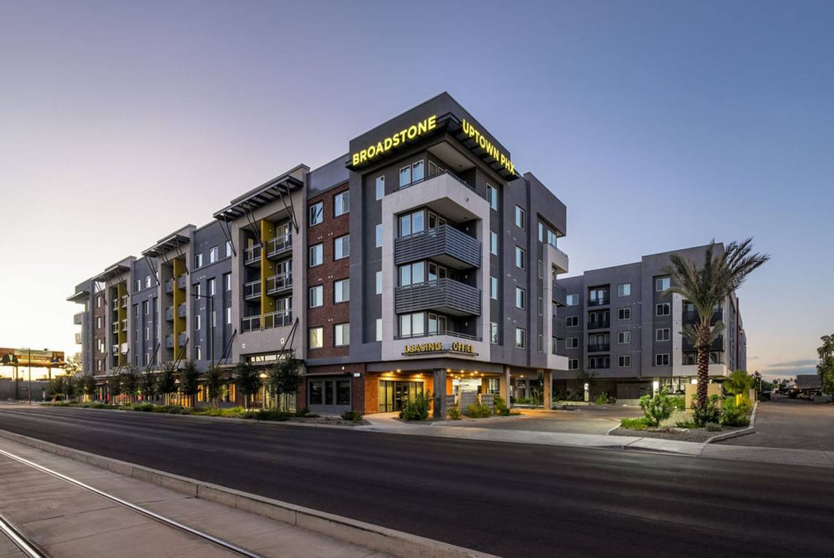 Apartment for rent at 500 W Camelback Rd, Phoenix, AZ 85013