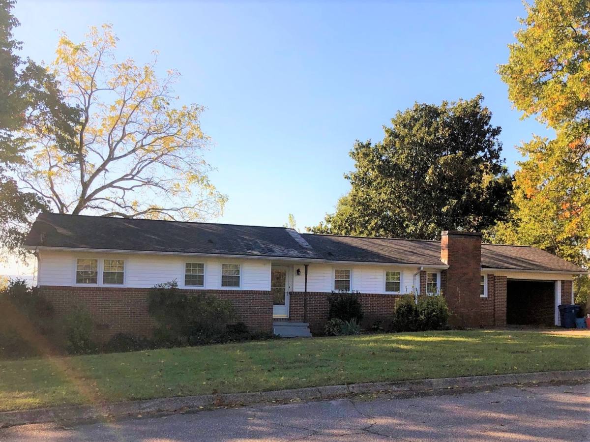 House for rent at 98 Montclair Circle, Oxford, AL 36203