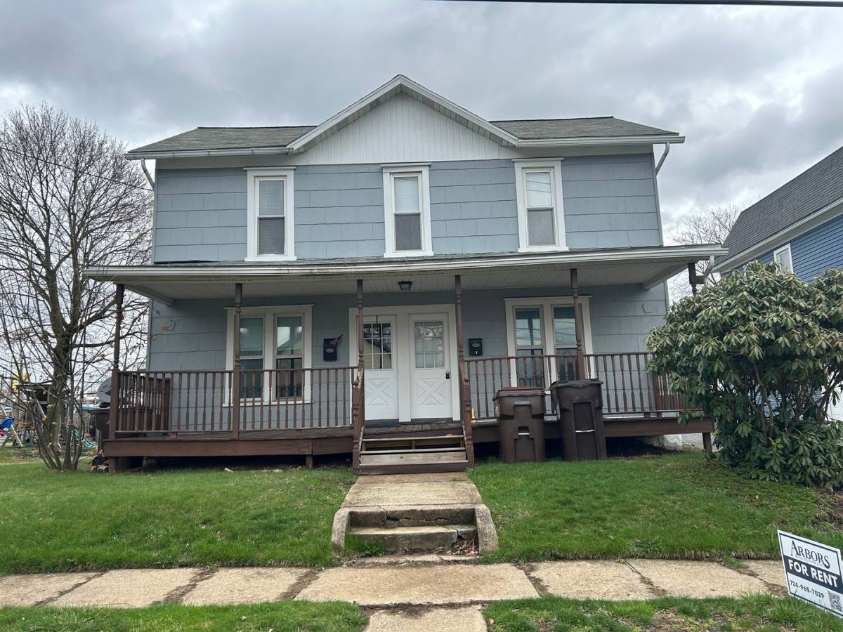 Apartment for rent at 119 W Poplar, Grove City, PA 16127