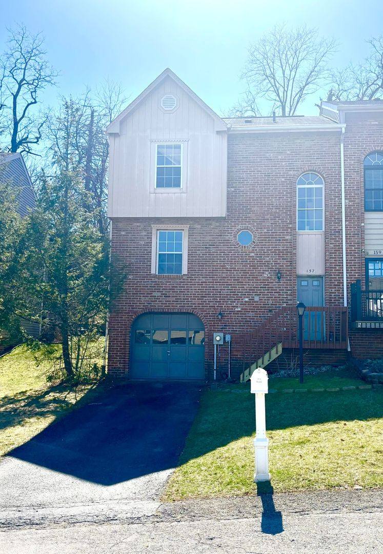 Townhouse for rent at 157 Villa Dr, Pittsburgh, PA 15214
