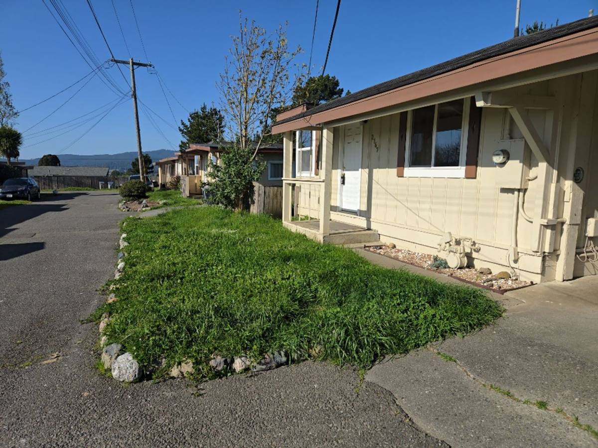 Apartment for rent at 2162-2171 W End Place, Fortuna, CA 95540