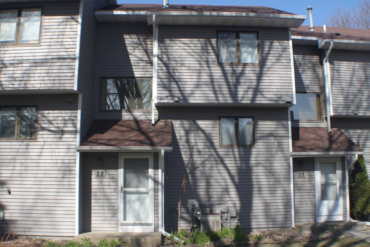 Townhouse for rent at 28 Elton Ridge Court NW, Rochester, MN 55901