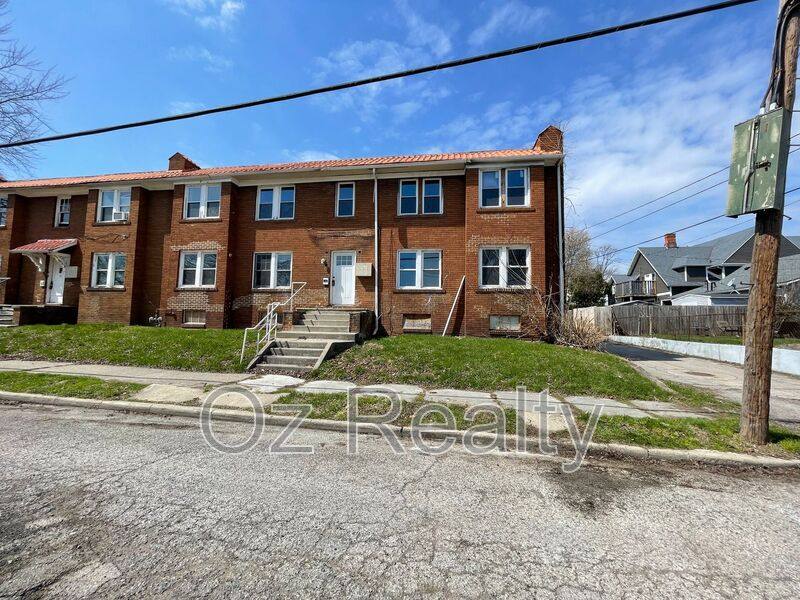 Apartment for rent at 416 Maumee Ave #C, Toledo, OH 43609