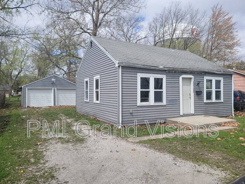 House for rent at 1565 N Wilson Ave, Decatur, IL 62526