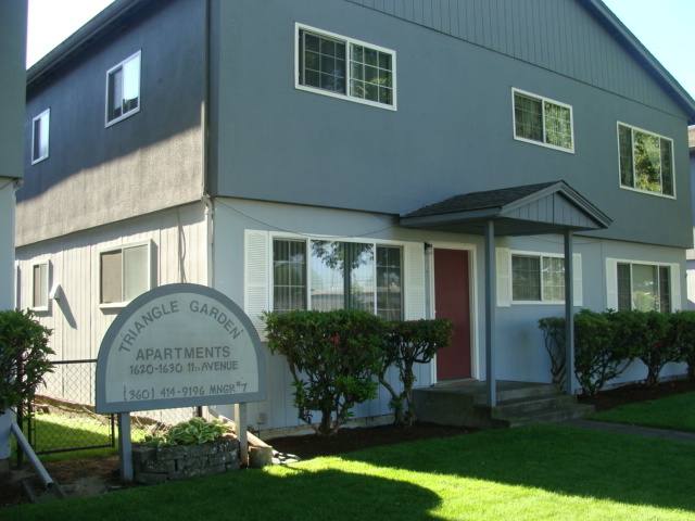 Townhouse for rent at 1620-1630 11 Ave, Longview, WA 98632