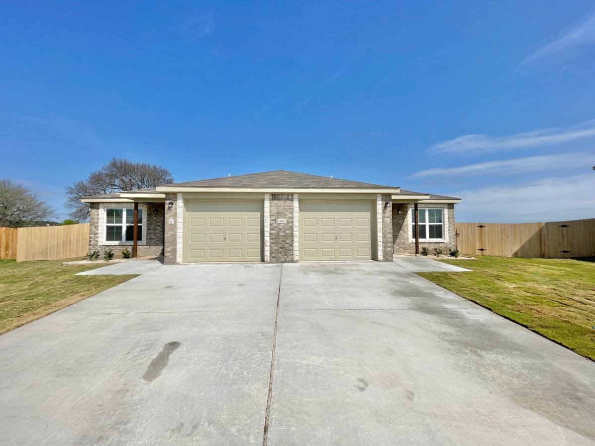 Townhouse for rent at 1704 Castroville Trail, Copperas Cove, TX 76522