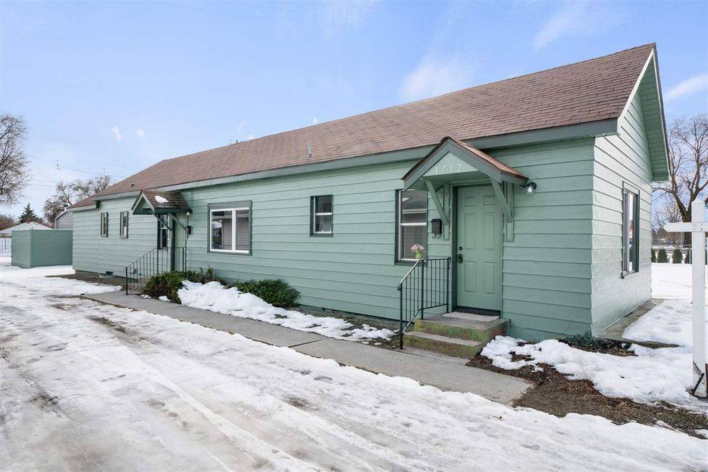 Apartment for rent at 1712 E Sanson, Spokane, WA 99207