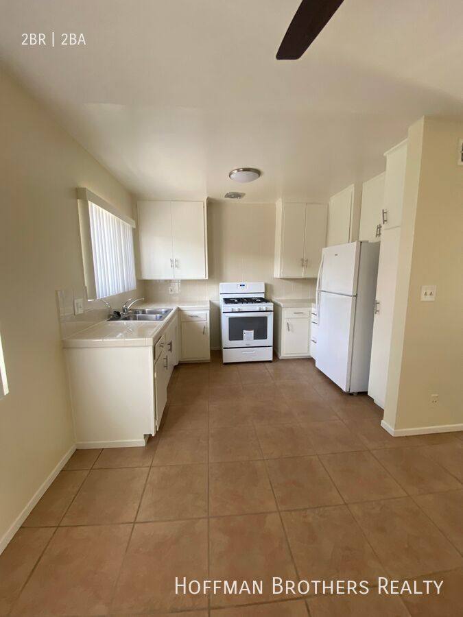 Apartment for rent at 4027 Coco Ave #18A, Los Angeles, CA 90008