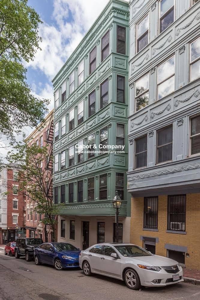 Apartment for rent at 32 Grove St #4, Boston, MA 02114