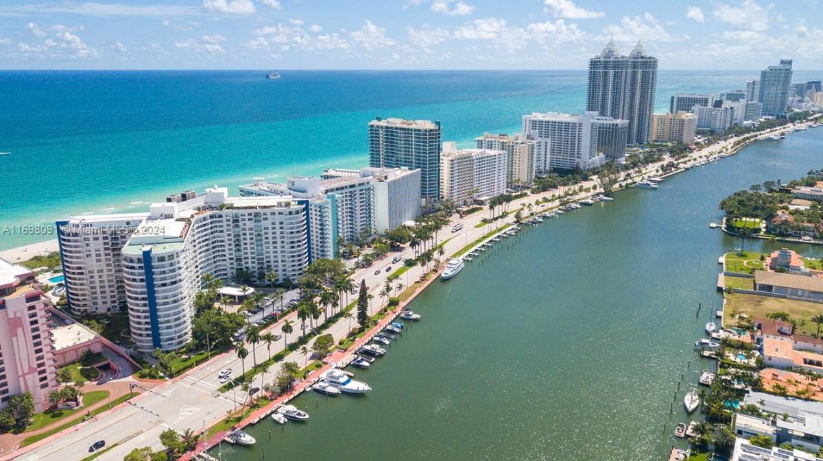 Apartment for rent at 5161 Collins Ave, Miami Beach, FL 33140