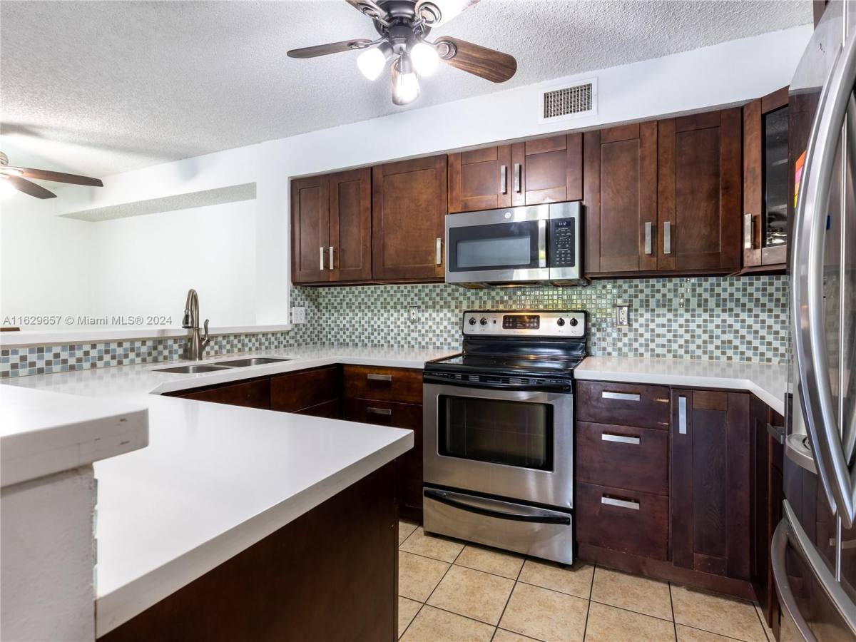 Apartment for rent at 7640 Westwood Dr #A-1, Fort Lauderdale, FL 33321