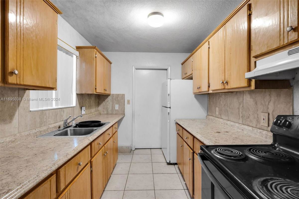 Apartment for rent at 1371 NW 27th Ave #A-1, Fort Lauderdale, FL 33311