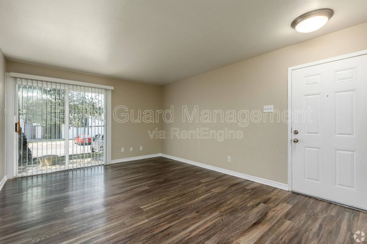 4584 W Kiest Blvd #2090, Dallas, TX 75236