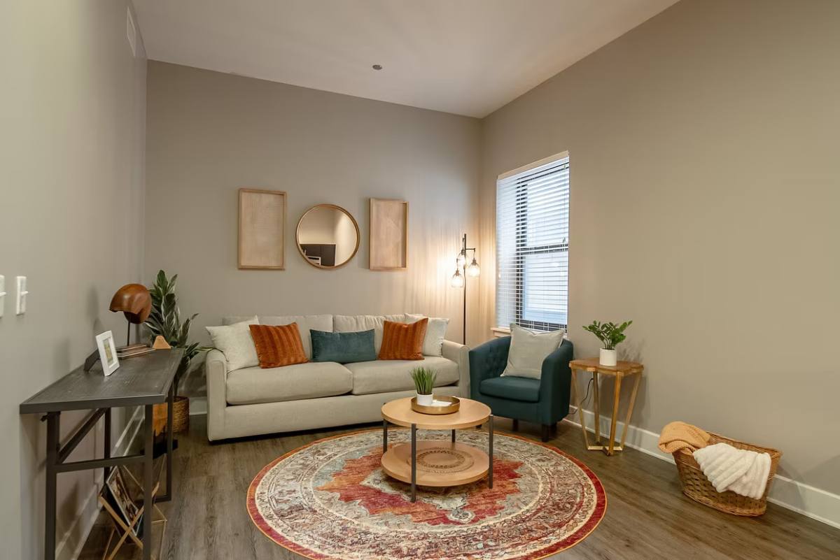138 Park Central Square, Springfield, MO 65806