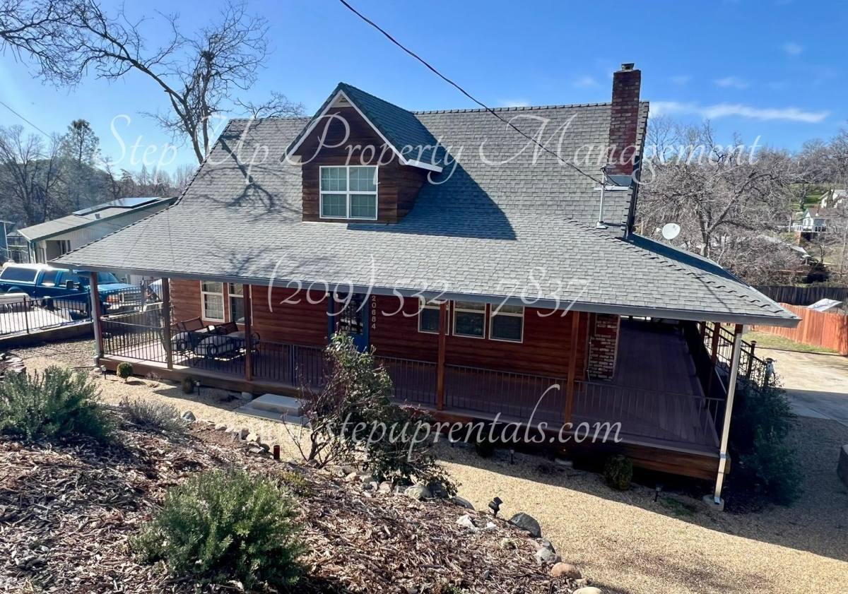House for rent at 20684 Willow Springs Dr, Soulsbyville, CA 95372