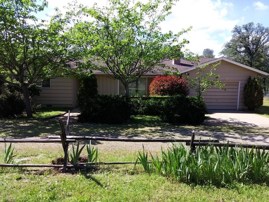 House for rent at 11930 Bow Lane, Redding, CA 96003
