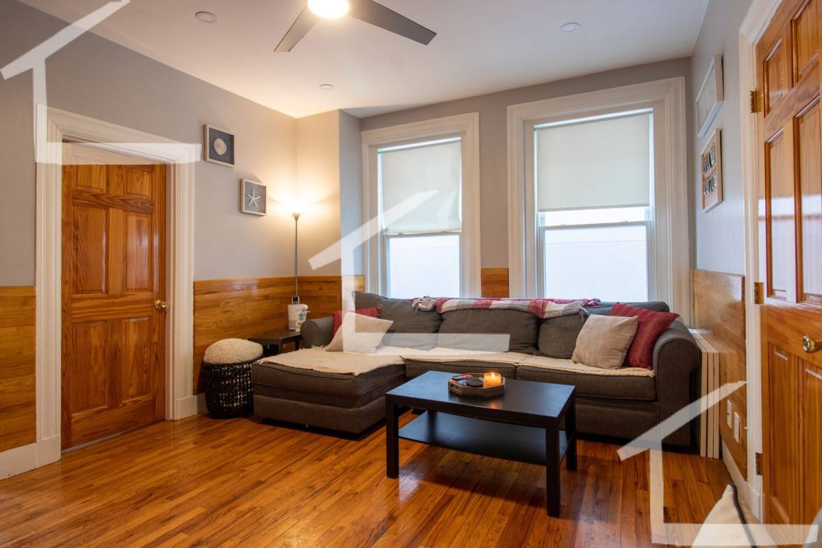 Apartment for rent at 113 Elm St #2, West Newton, MA 02465