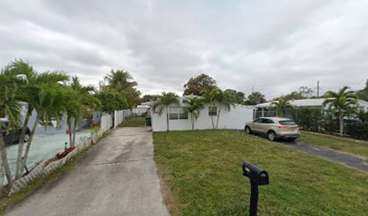 House for rent at 6128 SW 2nd St, Pompano Beach, FL 33068
