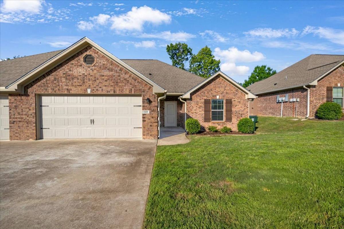 Townhouse for rent at 4043 Stonebridge Dr, Tyler, TX 75707