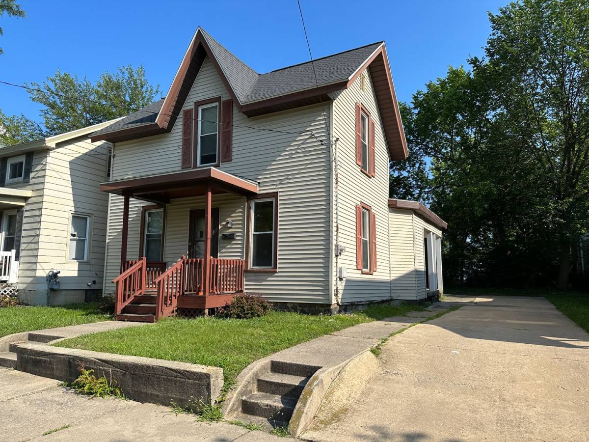 House for rent at 647 California NW, Grand Rapids, MI 49504