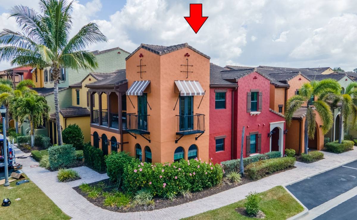 Townhouse for rent at 9067 Capistrano St N, Naples, FL 34113
