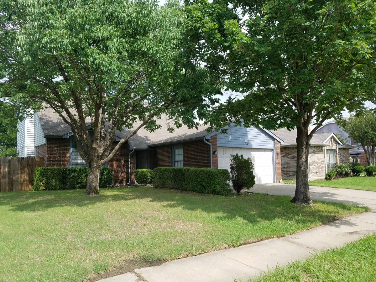 House for rent at 5110 Redwater Dr, Arlington, TX 76018