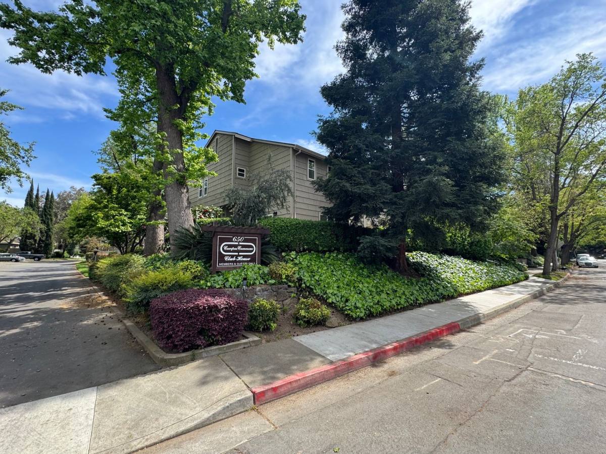 House for rent at 642 Commons Dr, Sacramento, CA 95825