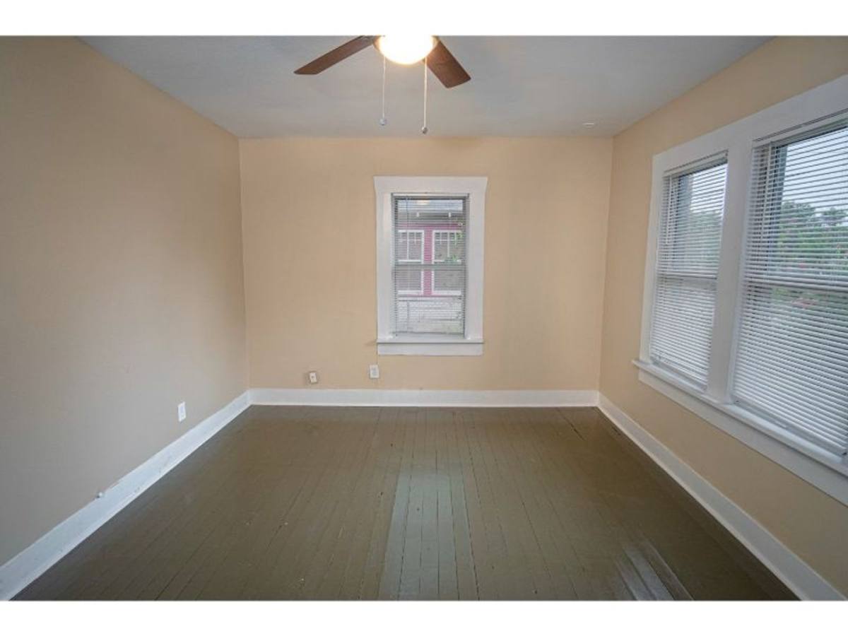 Apartment for rent at 1323 Lamar, San Antonio, TX 78202