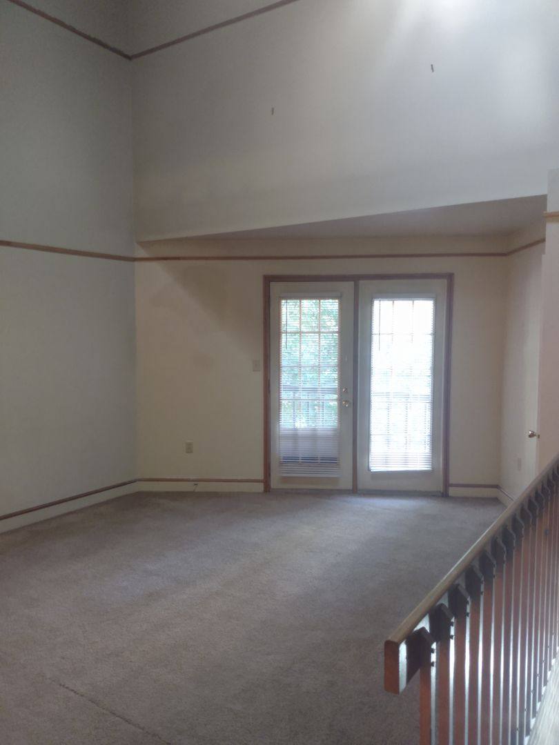 Apartment for rent at 112 -120 E Louther St, Carlisle, PA 17013