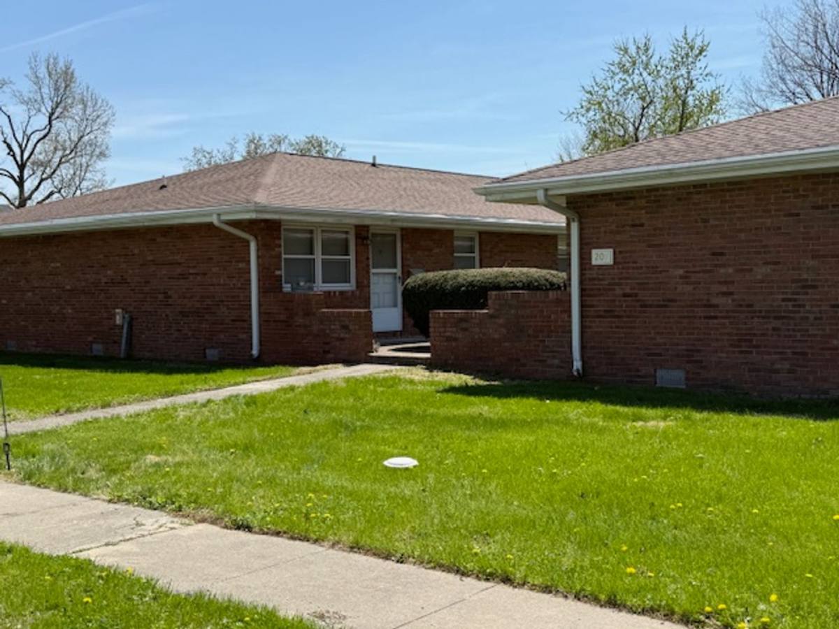 Apartment for rent at 207 E Newkirk, Tuscola, IL 61953