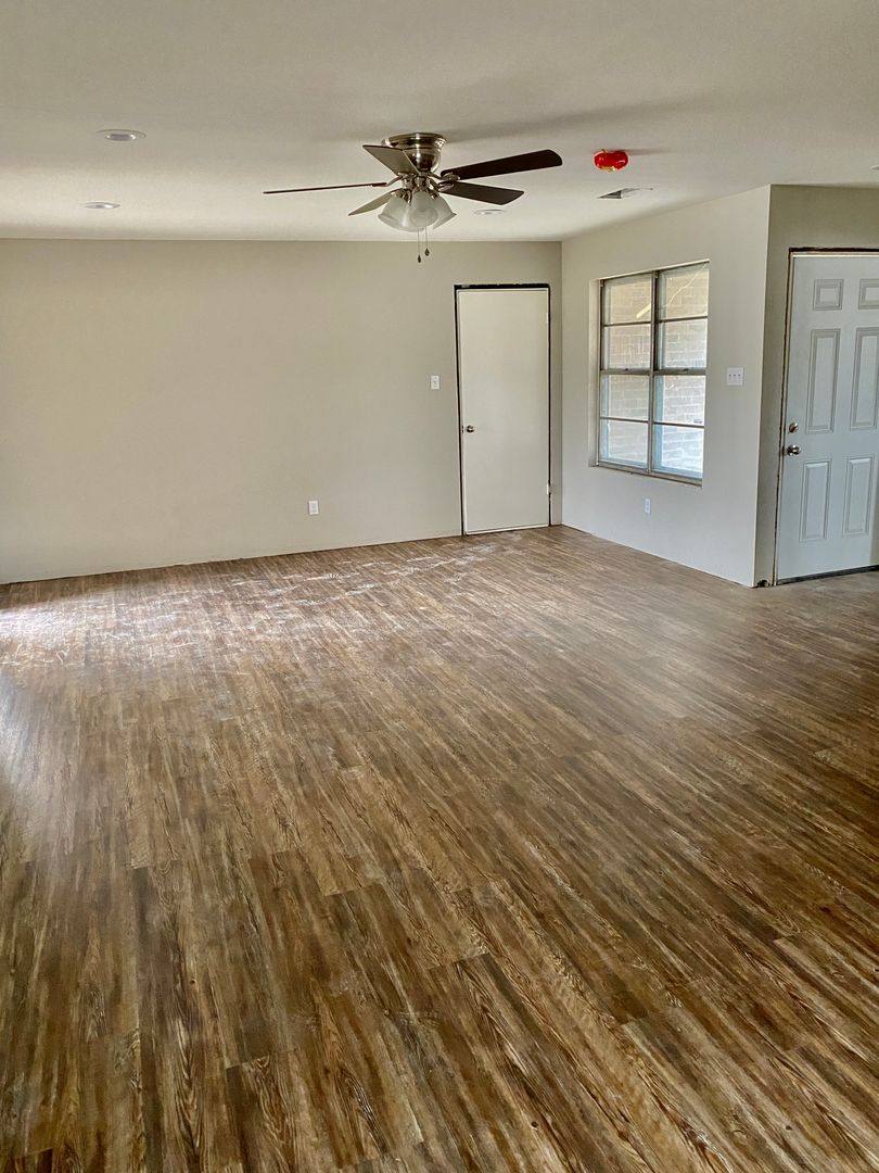 House for rent at 52083 Finley Rd, Irving, TX 75062