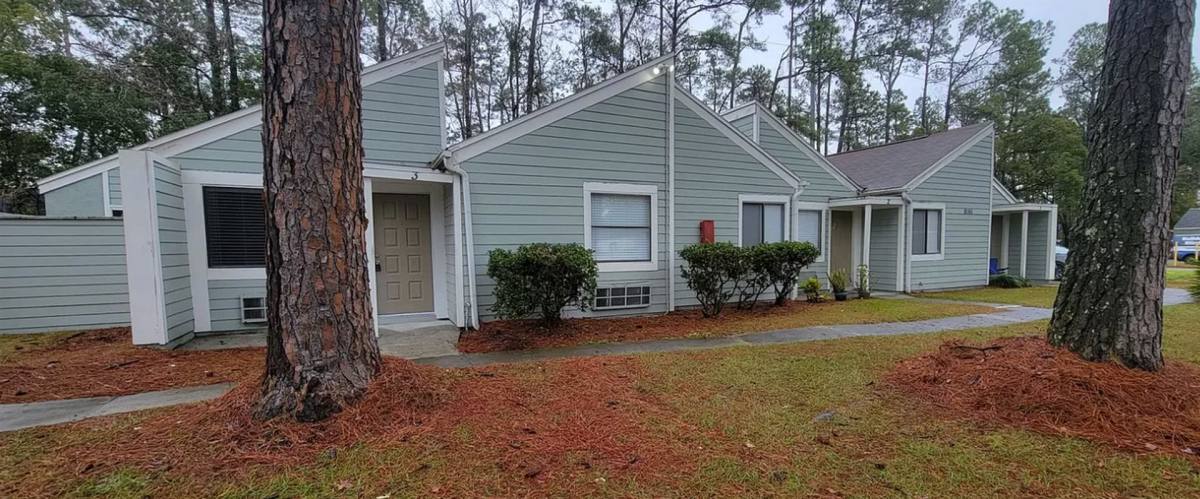 Apartment for rent at 8145 San Jose Manor Dr E, Jacksonville, FL 32217