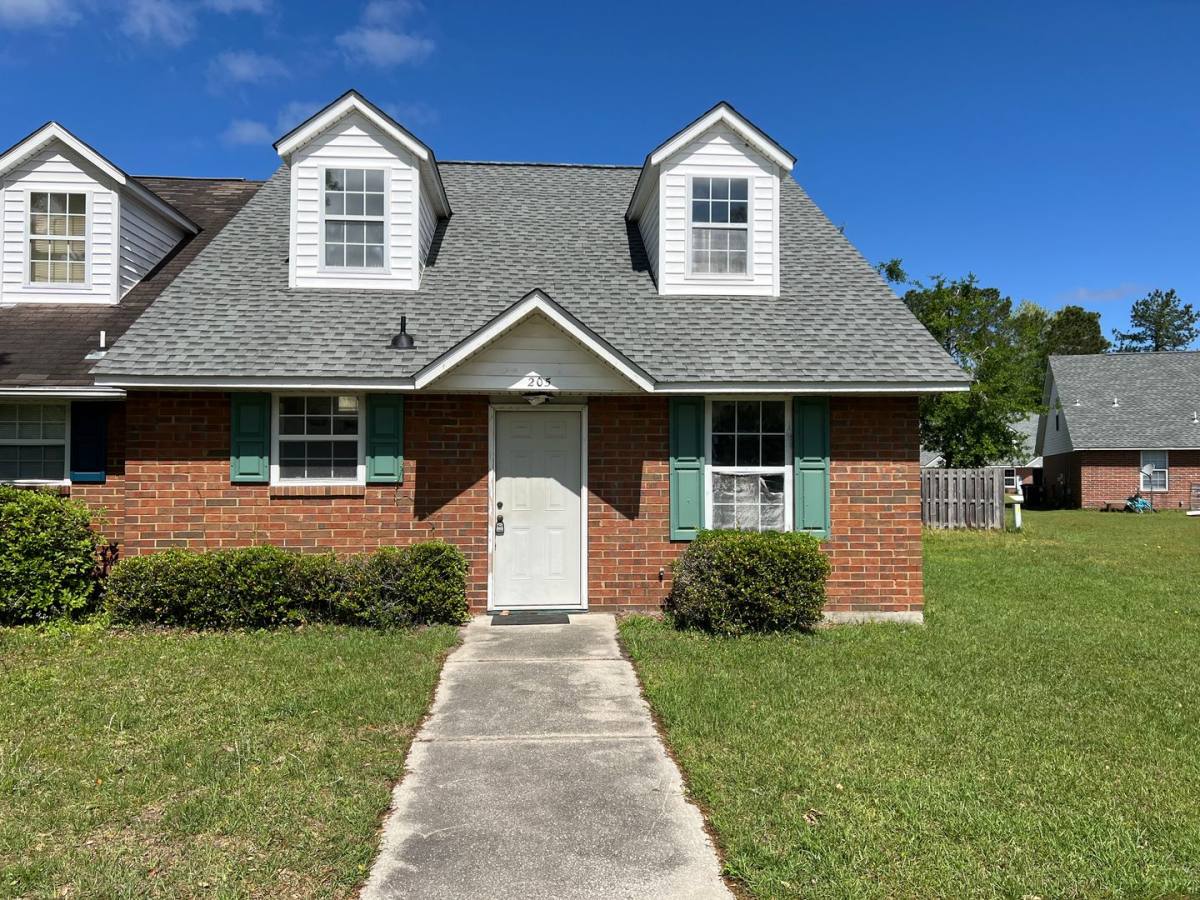 Townhouse for rent at 205 Saint Charles Place, Saint Marys, GA 31558
