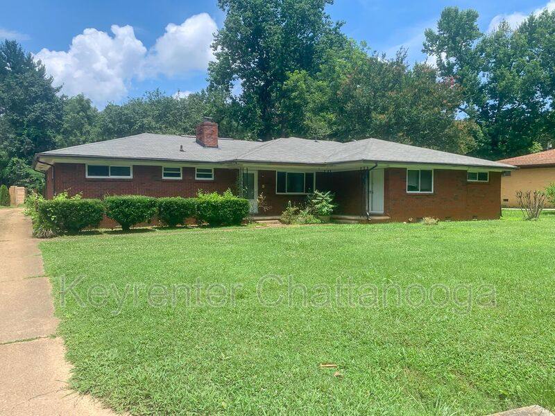 House for rent at 911 Altamont Rd, Chattanooga, TN 37415