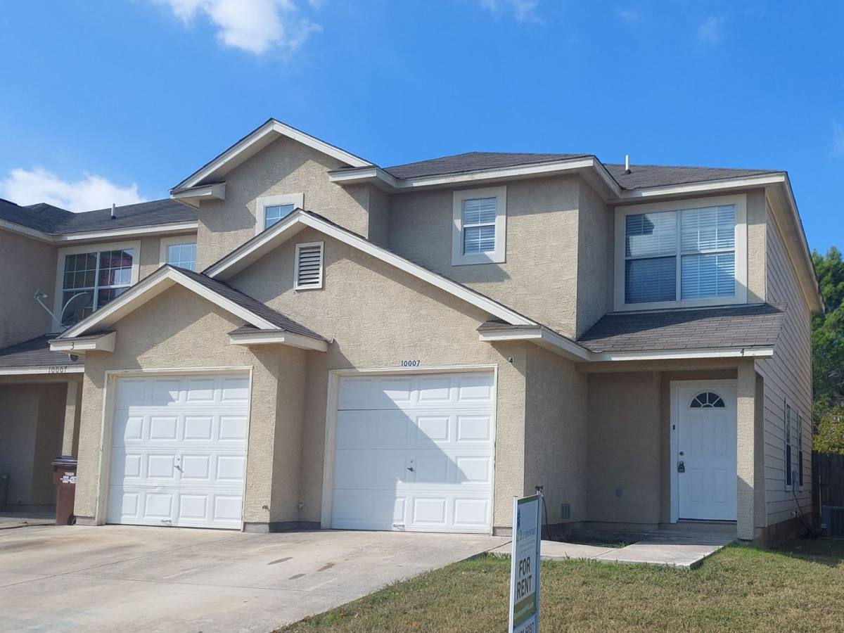 Townhouse for rent at 10007 Vasso View #4, Converse, TX 78109
