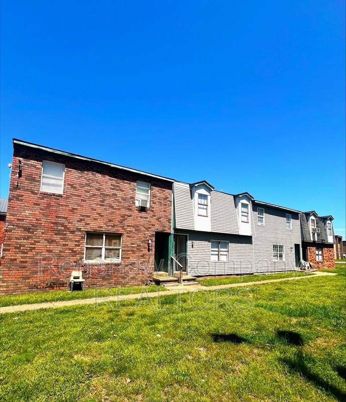 Apartment for rent at 276 Greenfield Dr E, Jackson, TN 38305